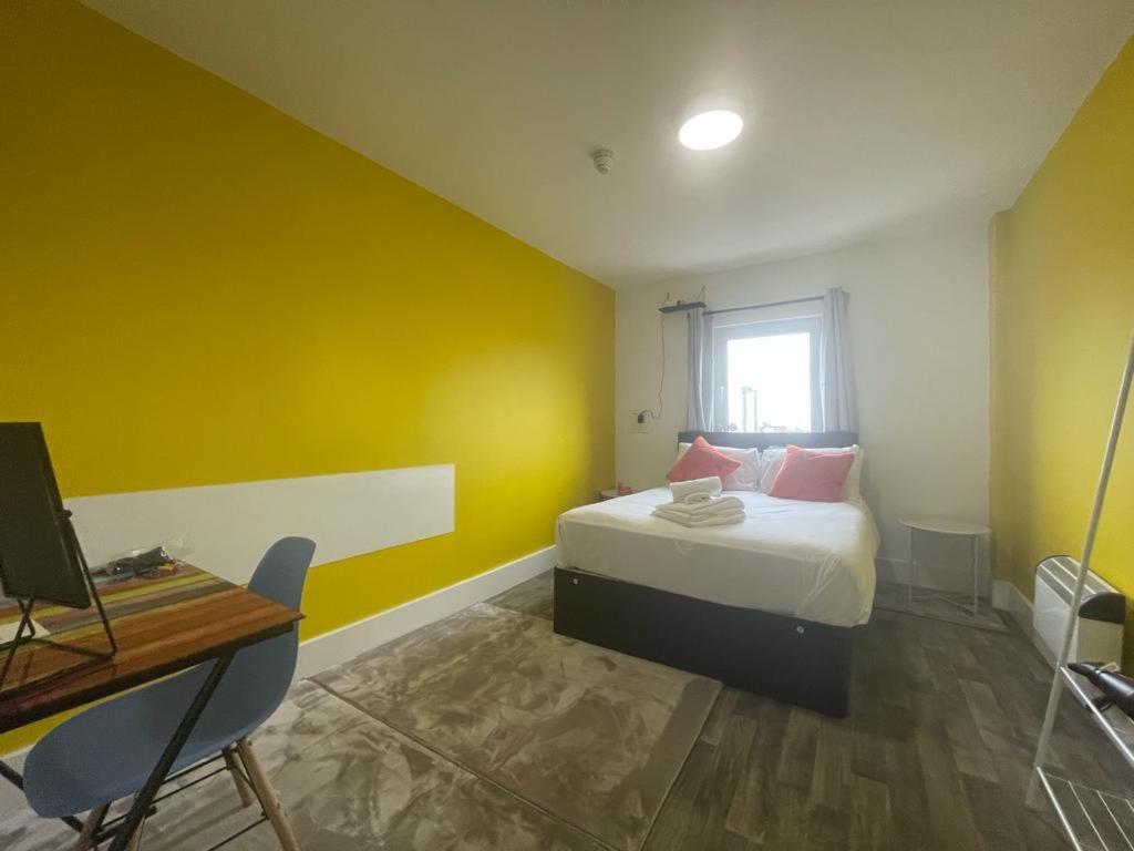 Albergue Neon 160 Swansea Exterior foto